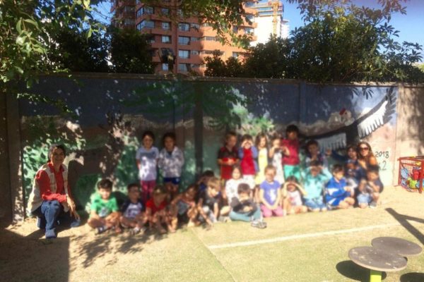 niños Colegio Alemán de Santiago usan pintura reciclada Pinturec